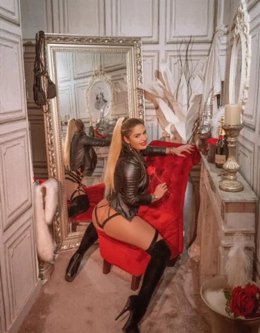 Adiele, escort in Vitry sur Seine - 9314