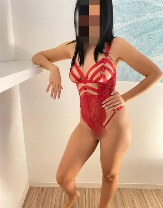 Allarus, horny girls in Paris - 7044