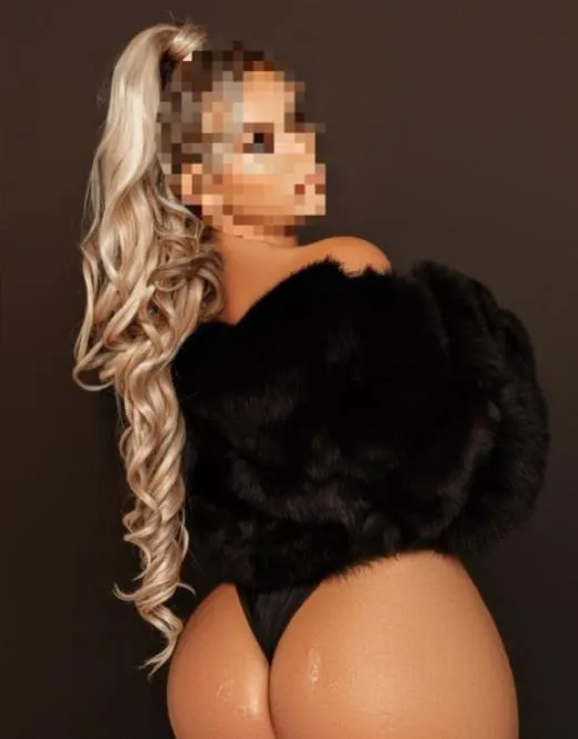 Escort Model Almadet, Bordeaux - 7956