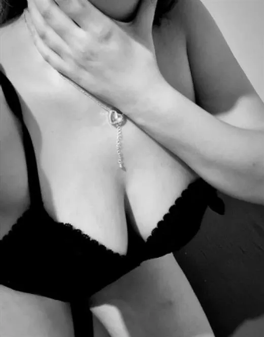 Annika Hvass, sex in Vitry sur Seine - 12669