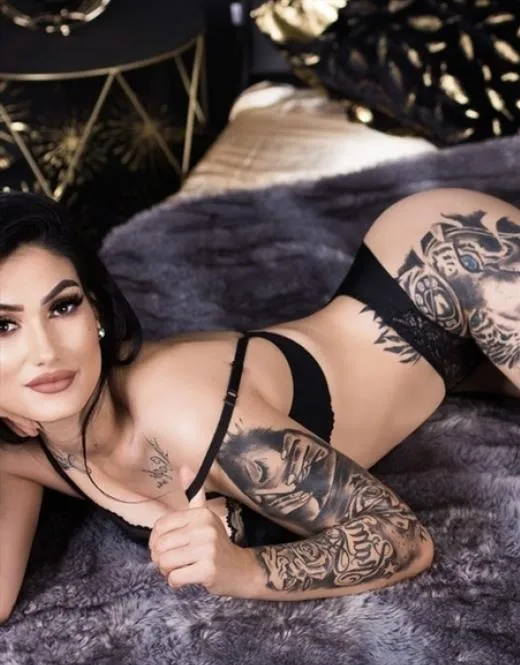 Escort Ashesha, Biarritz - 1125