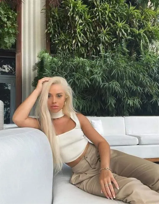 Escort Model Azranur, Paris - 10207