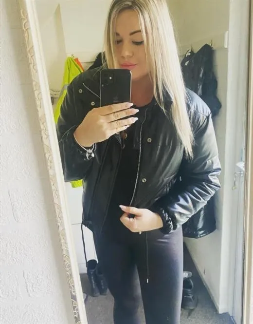 Escort Betnael, Montargis - 24