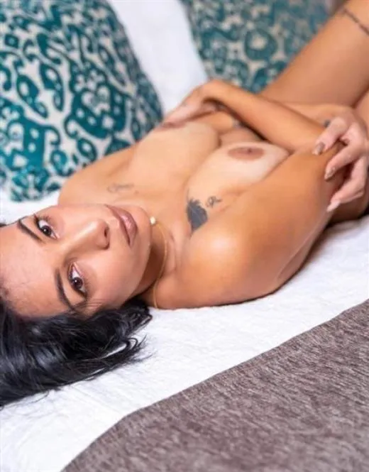 Desaleng, escort in Neuilly Sur Seine - 13929