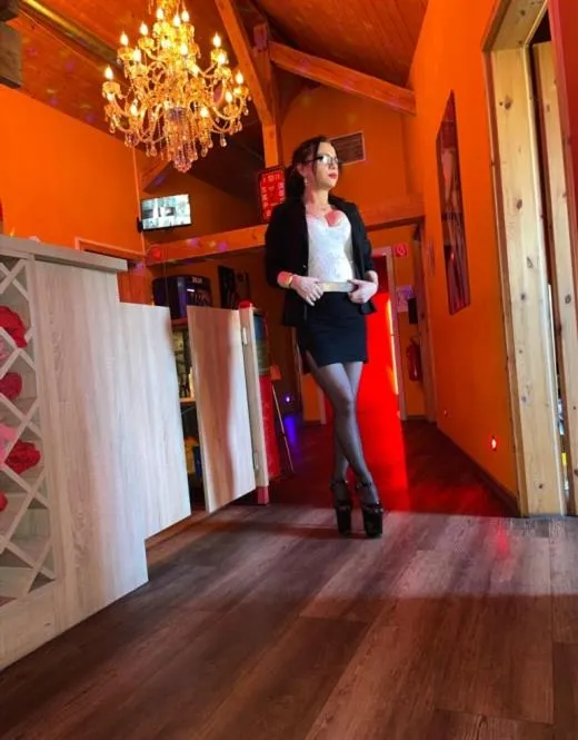 Ella Tyra, horny girls in Caen - 16966