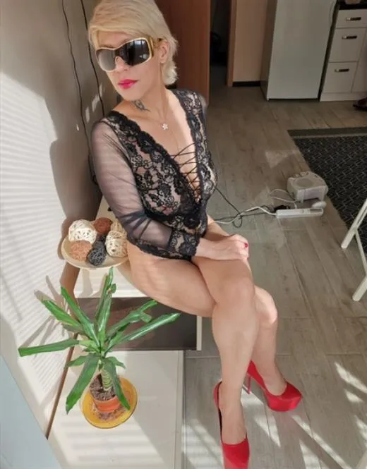 Escort Model Etnora, Aast - 8702