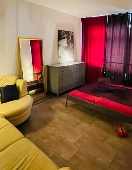 Fangchun, sex in Salon de Provence - 18493