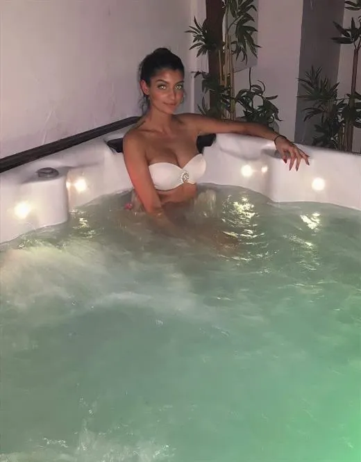 Hartati, horny girls in Marseille - 5557