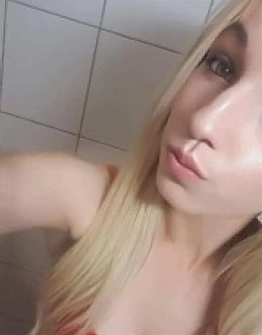 Escort Model Kamintakun, Roanne - 4409