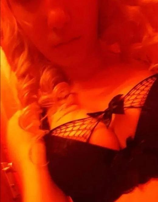 Escort Kamintakun, Roanne - 14593