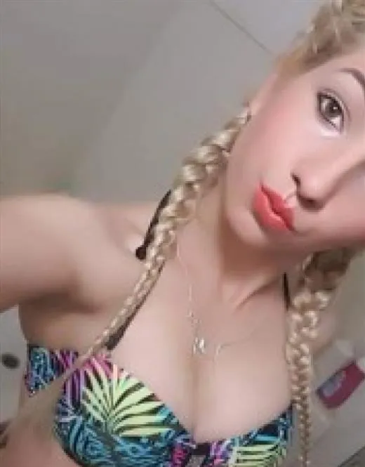 Escort Kamintakun, Roanne - 17757
