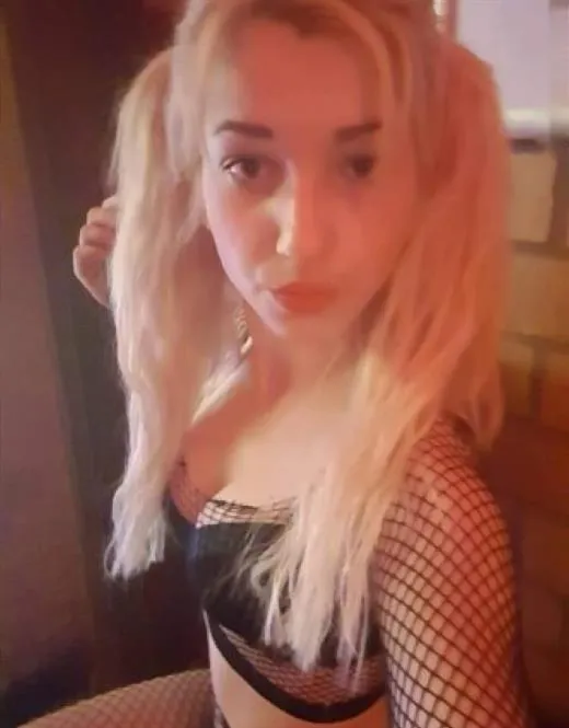 Kamintakun, escort in Roanne - 4395