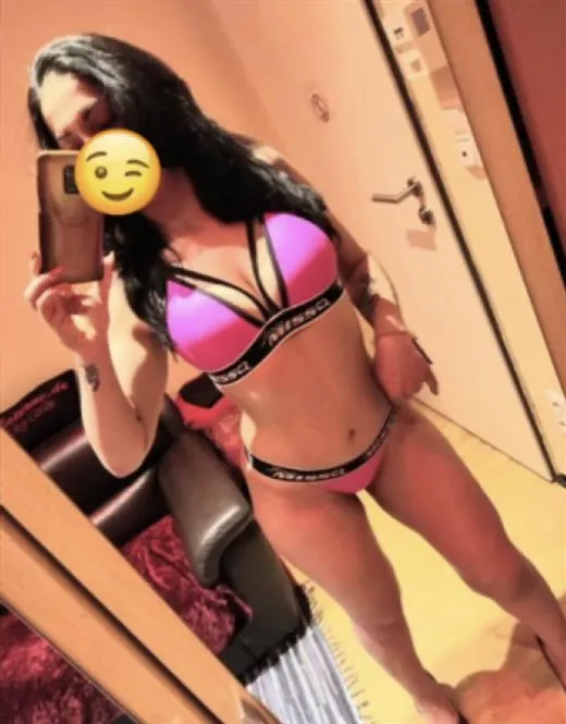 Leara, horny girls in Lens - 10759