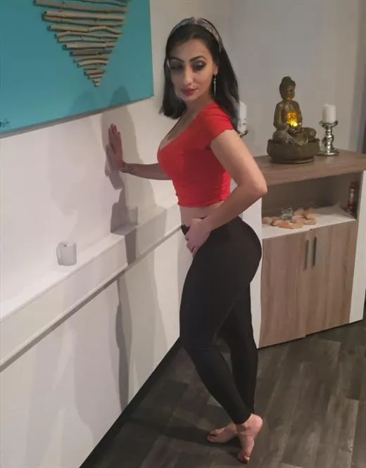 Leomina, escort in Colmar - 7100