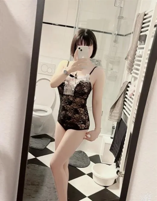 Lonie, escort in Paris - 4573
