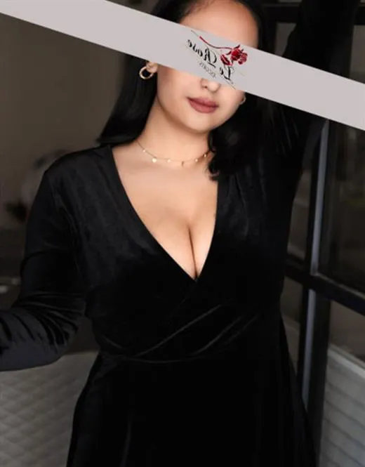 Escort Model Madli, Paris - 4958