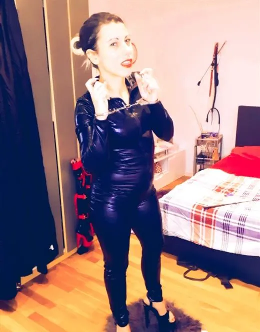Escort Model Motahare, Paris - 18300