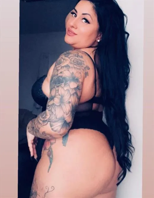 Nalubwama, horny girls in Paris - 3070