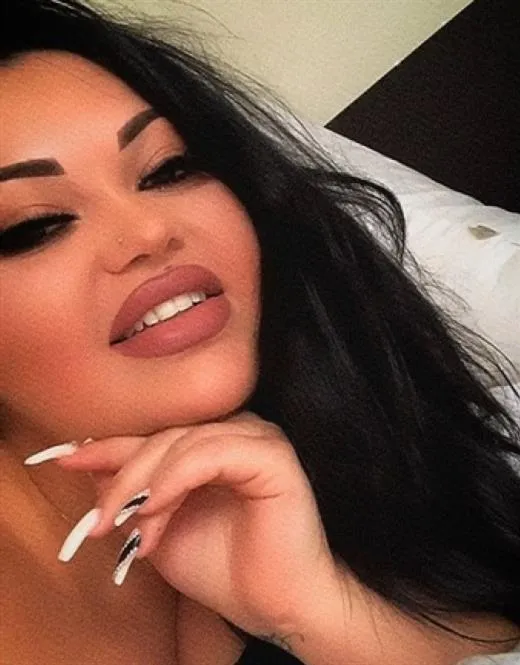 Nguany, escort in Antigny - 14320