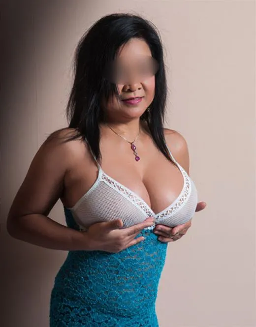 Sopinja, escort in Vichy - 13283