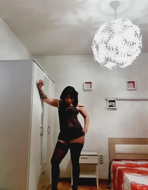 Waellit, escort in Antigny - 13229