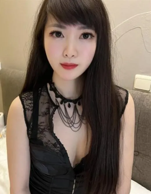 Escort Model Wiraphattra, Flers - 7408