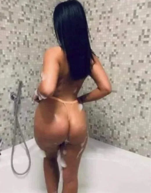 Escort Yi En, Lille - 2441