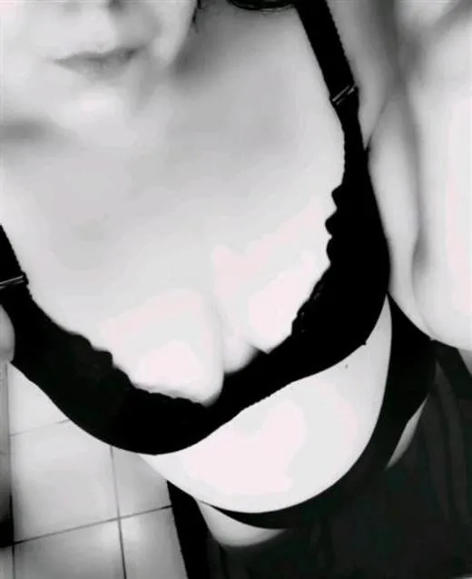 Ziryan, horny girls in Amiens - 11514